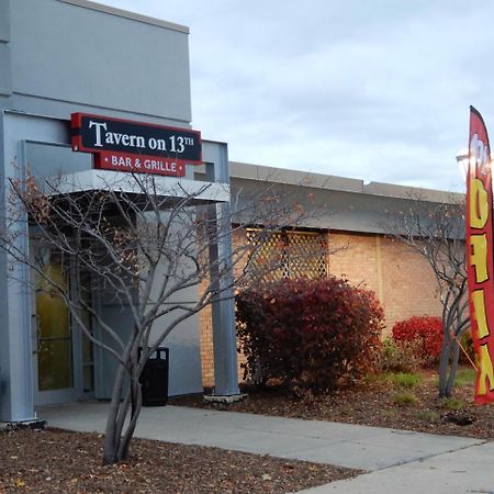 Clarion Hotel Milwaukee Airport מראה חיצוני תמונה