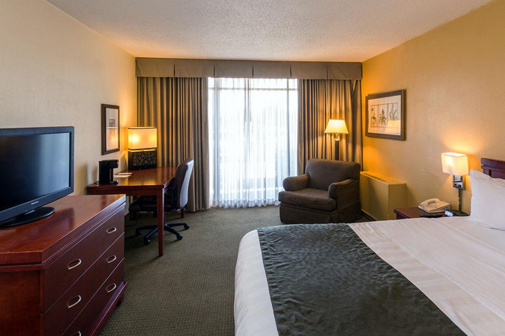 Clarion Hotel Milwaukee Airport מראה חיצוני תמונה